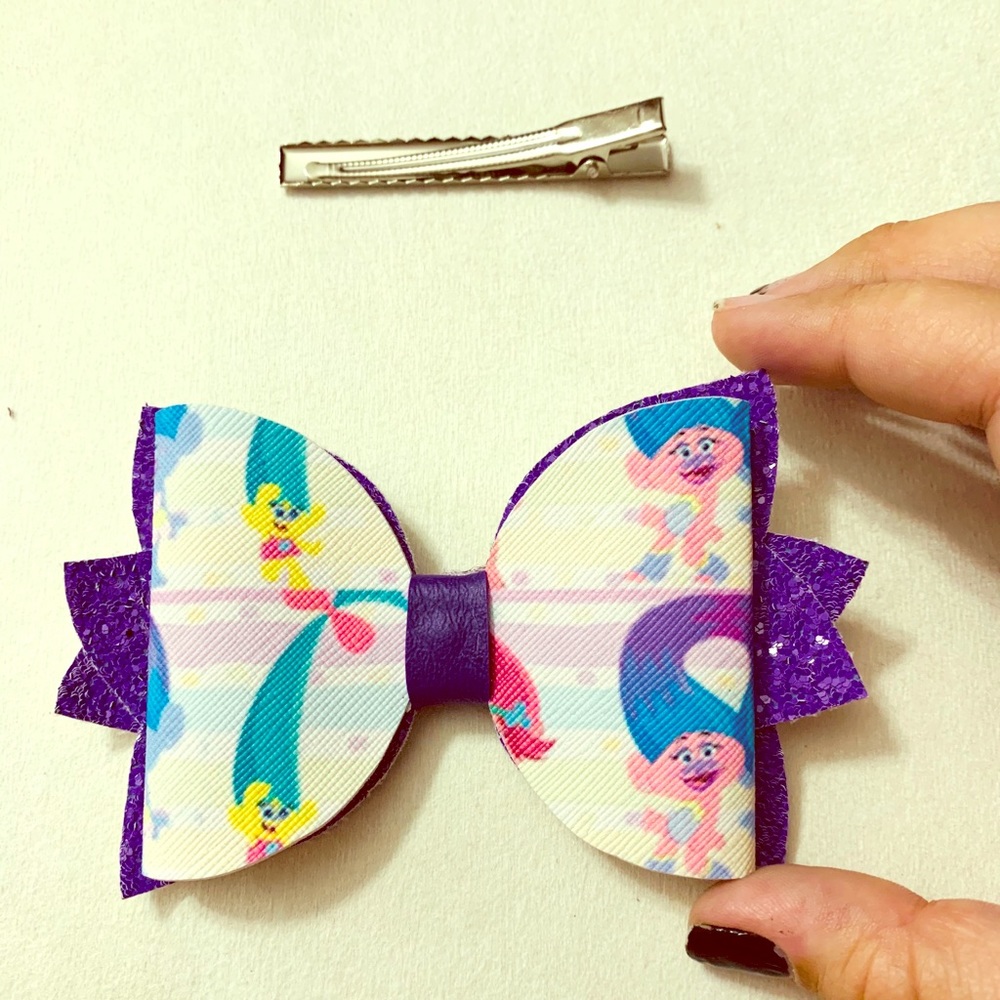 Trolls girl bow 💖 5 x $25